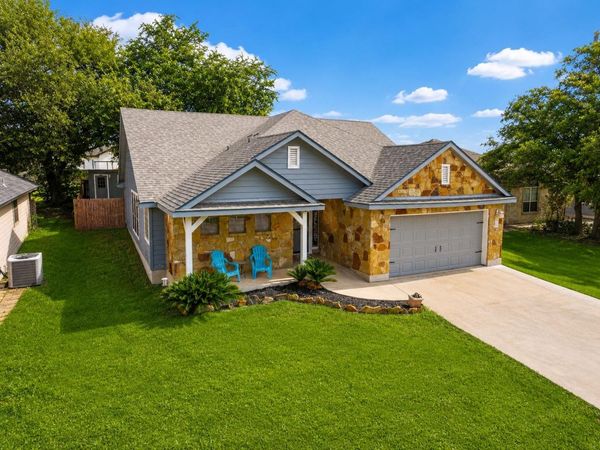 208 Cailin CT , Burnet, TX 78611