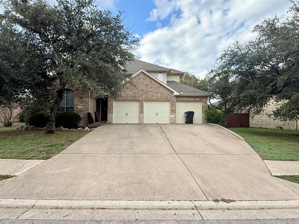 323 Drury LN , Austin, TX 78737
