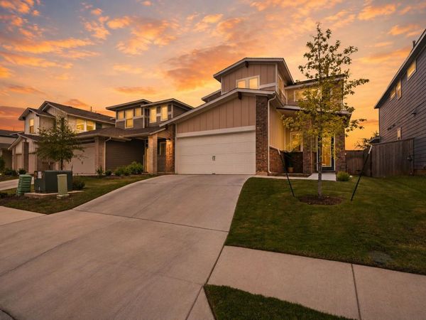 6113 Dumfries LN , Austin, TX 78744