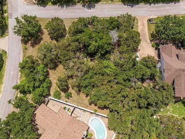 402 Malabar ST , Lakeway, TX 78734