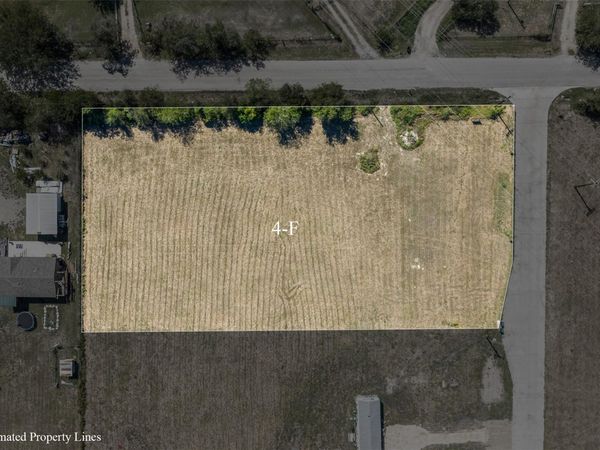 1940 Homannville TRL , Lockhart, TX 78644