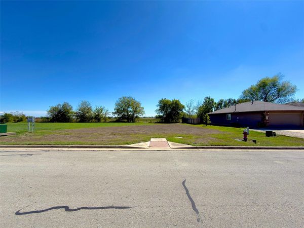 434 Thunderstorm Ave , Lockhart, TX 78644