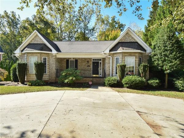 4634 Pebble Lake Drive , Pfafftown, NC 27040