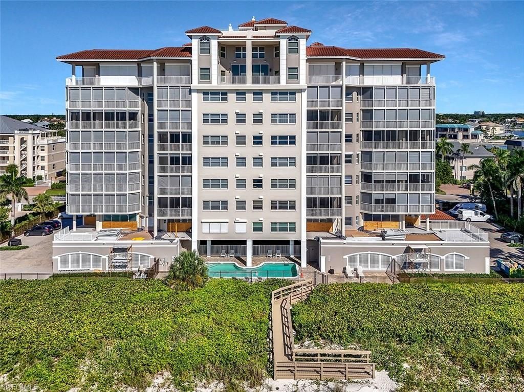 9577 Gulf Shore Dr , Unit 704, Naples, FL 34108 Photo