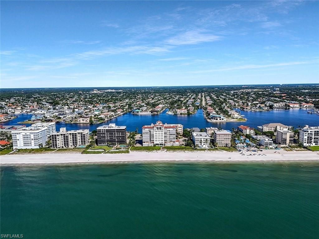 9577 Gulf Shore Dr , Unit 704, Naples, FL 34108 Photo