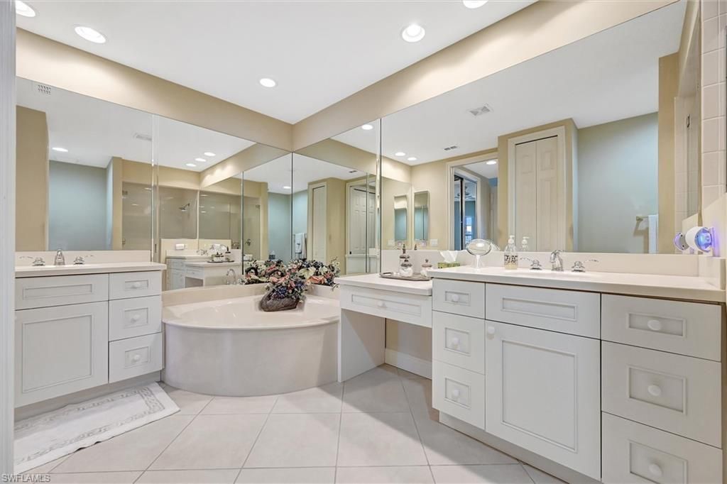 6433 Legacy Cir , Unit 1302, Naples, FL 34113 Photo