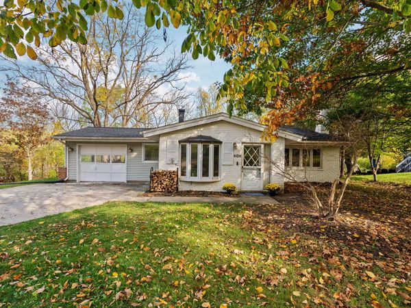 3888 W Loch Alpine Drive, Ann Arbor, MI 48103