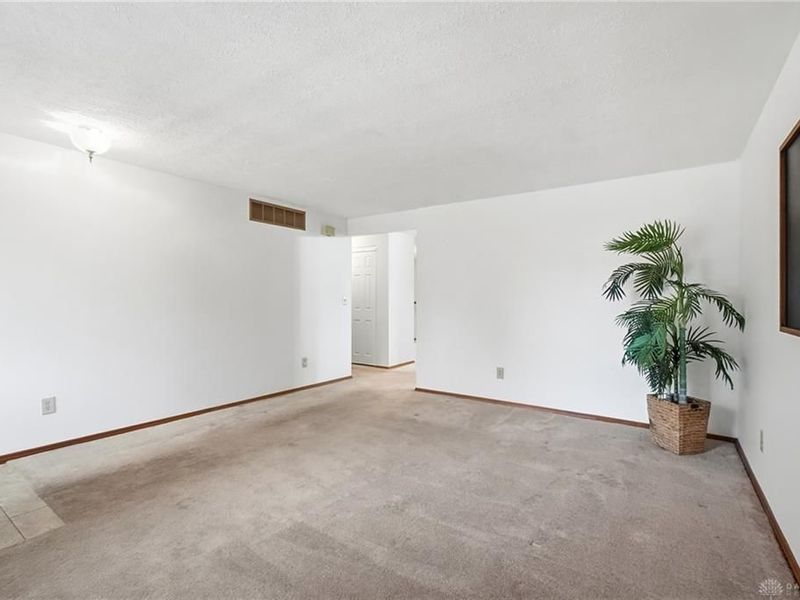 7600 Rainview Court, Dayton, OH 45424 Photo 9