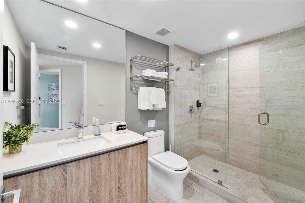 3900 Biscayne Blvd , Unit S-702, Miami, FL 33137 Photo