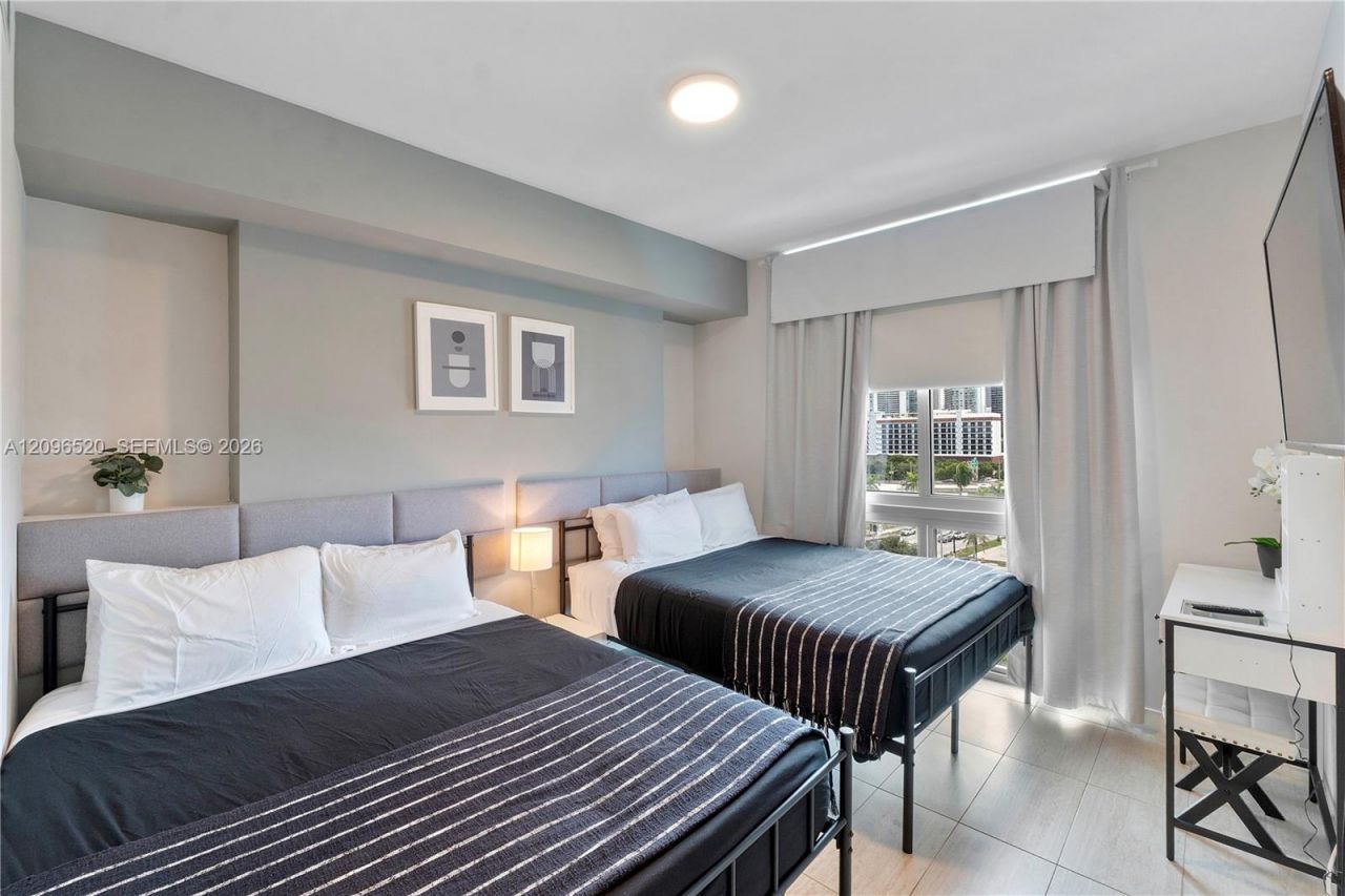 3900 Biscayne Blvd , Unit S-702, Miami, FL 33137 Photo