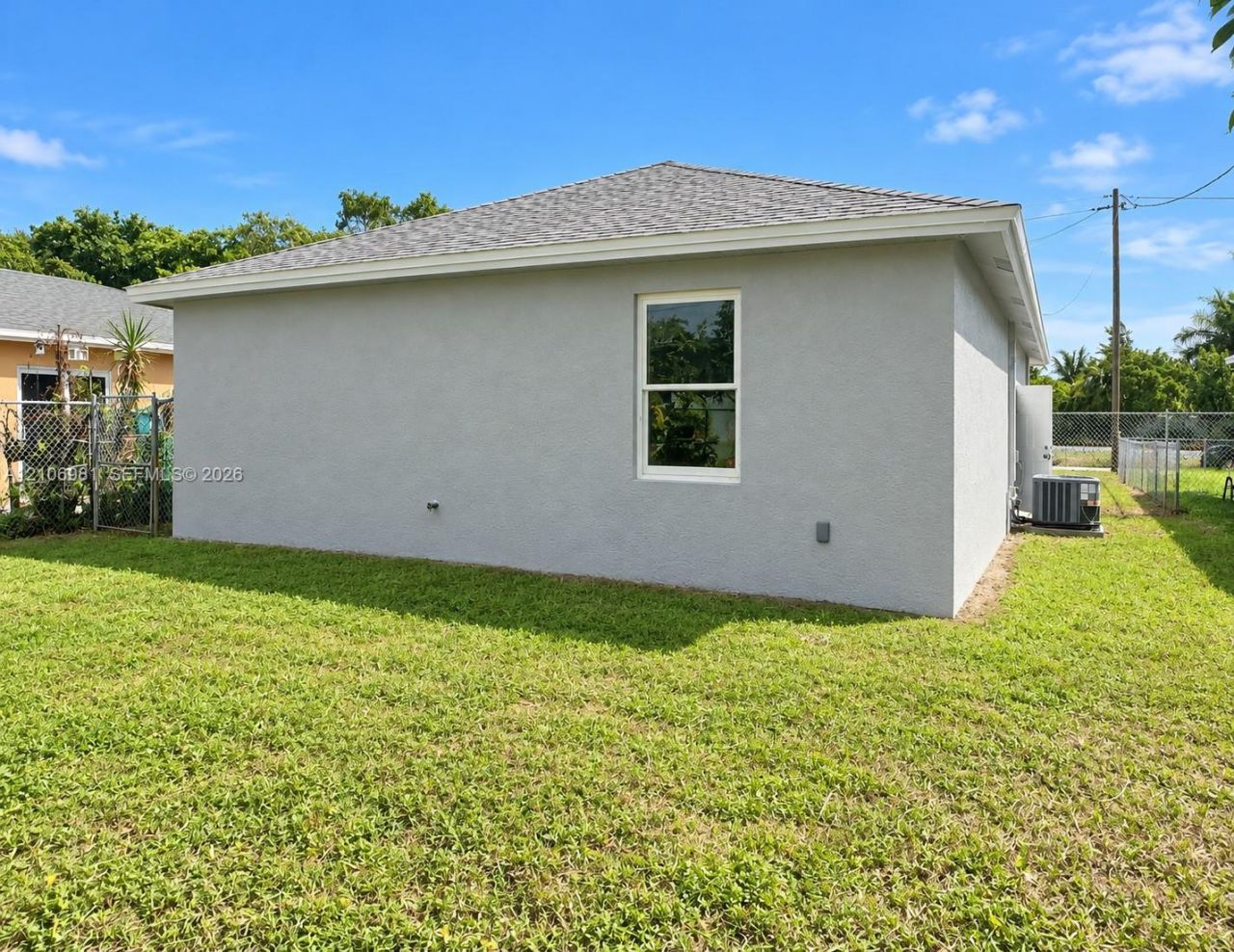 1295 N Railroad Ave , Boynton Beach, FL 33435 Photo