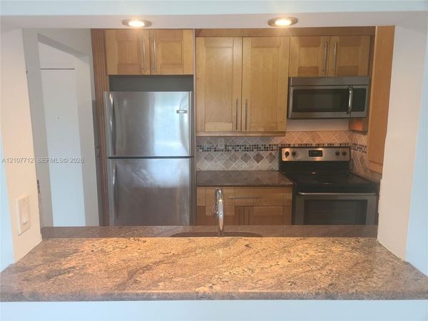 9405 W Flagler St , Unit D308, Miami, FL 33174