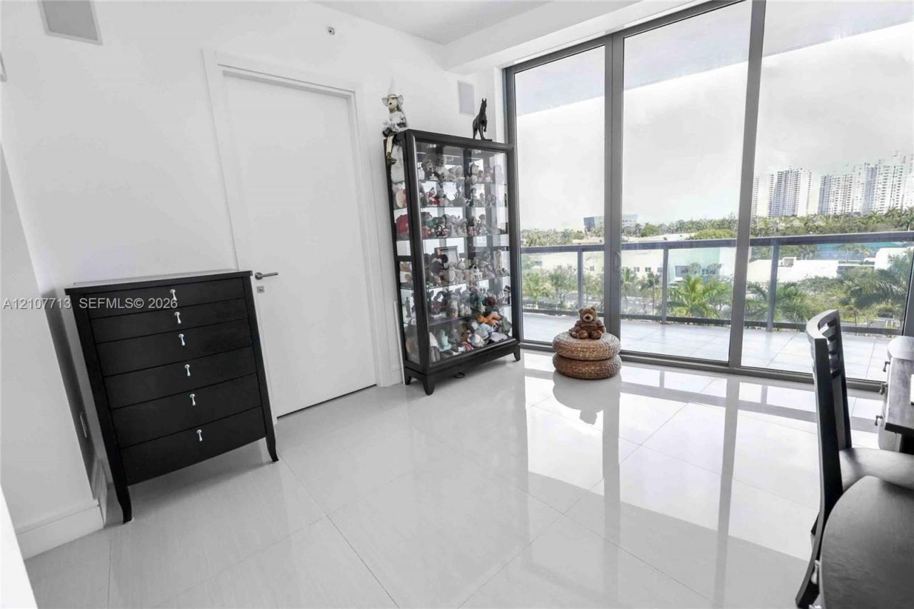 3250 NE 188th St , Unit 502, Aventura, FL 33180 Photo