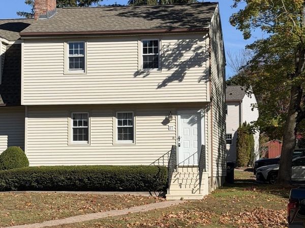 27 Tiffany Cir, Unit 27, Millbury, MA 01527