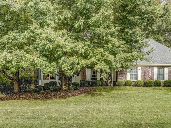 333 Roscommon Drive, Bristol, TN 37620