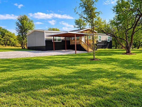 309 Lark Meadow Drive, Runaway Bay, TX 76426