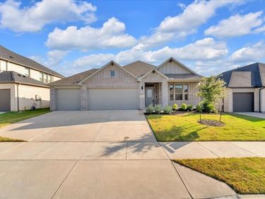 1216 Nuevo Rancho Lane, Fort Worth, TX 76052