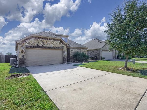 627 Redwood Drive, Greenville, TX 75402