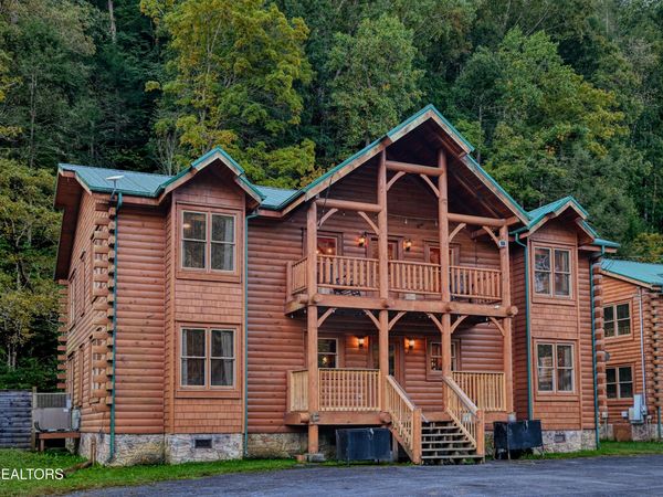307 Caney Creek Rd, Pigeon Forge, TN 37863