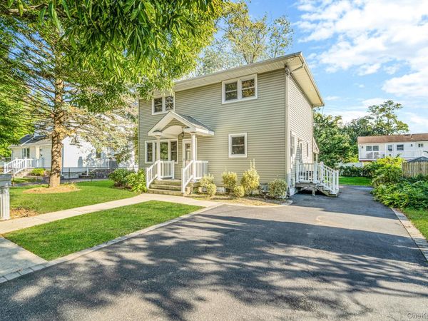 263 Waco Street , Lindenhurst, NY 11757