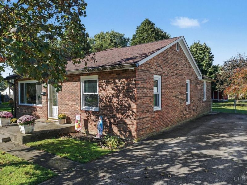 396 E Pike Street, South Lebanon, OH 45065 Photo 3