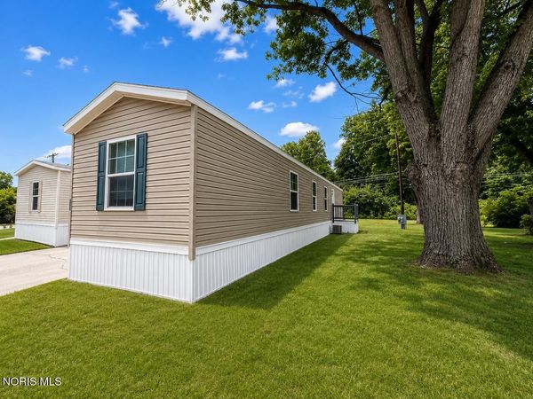 10430 Airport Highway , Swanton, OH 43558