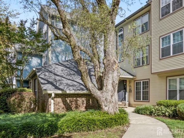 6083 Cedar Court , Monmouth Junction, NJ 08852