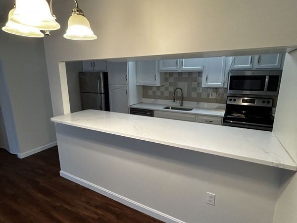 25 Skyline Dr, Unit 5, Braintree, MA 02184