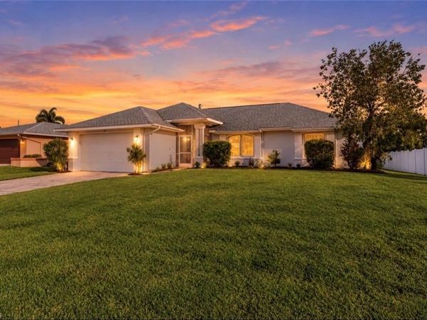 147 SE 19th LN , CAPE CORAL, FL 33990
