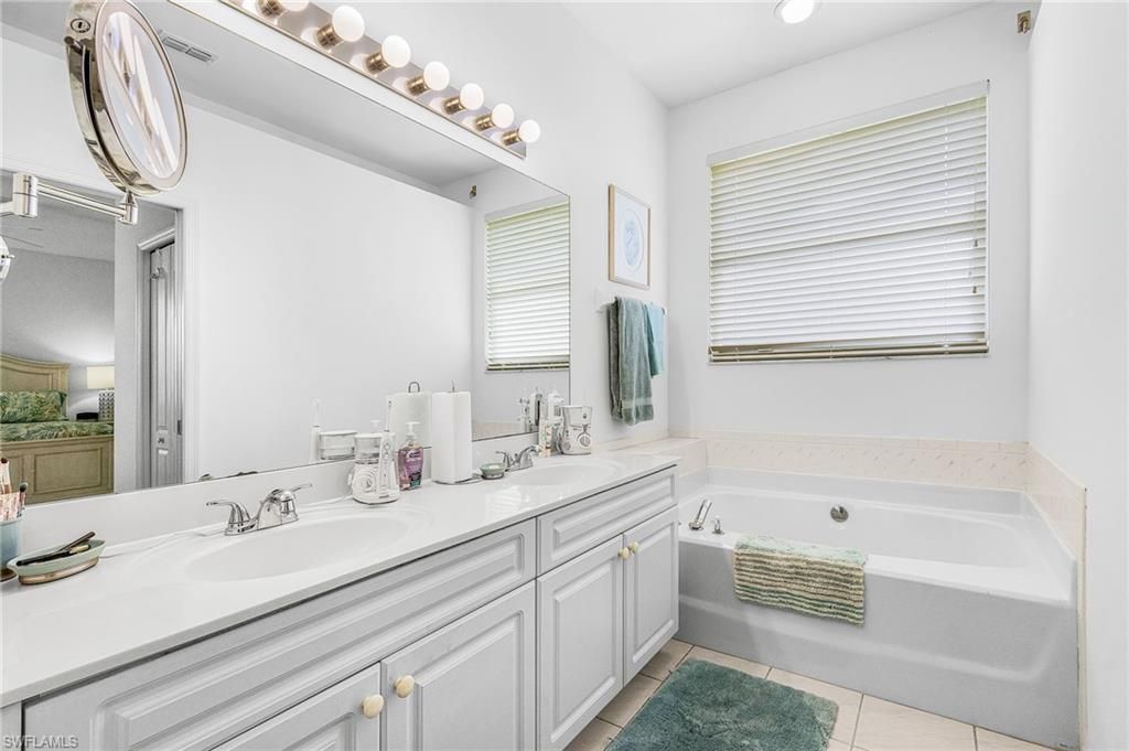 9290 Lanthorn Way, Estero, FL 33928 Photo