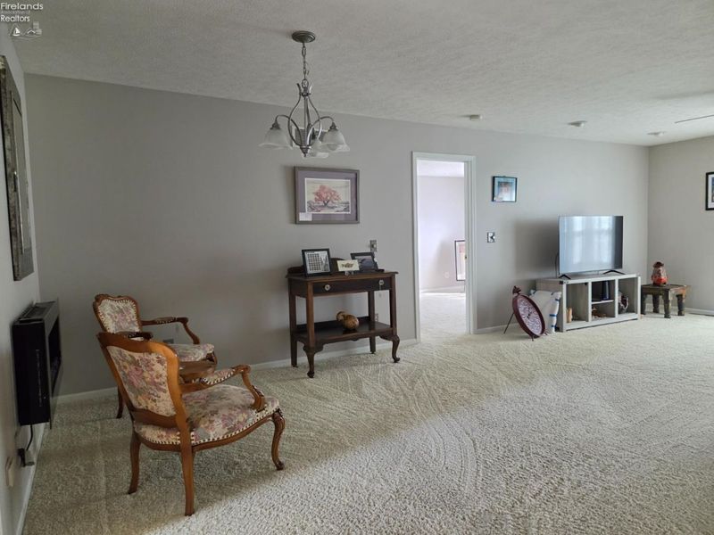 5 W Teakwood Court, Tiffin, OH 44883 Photo 6