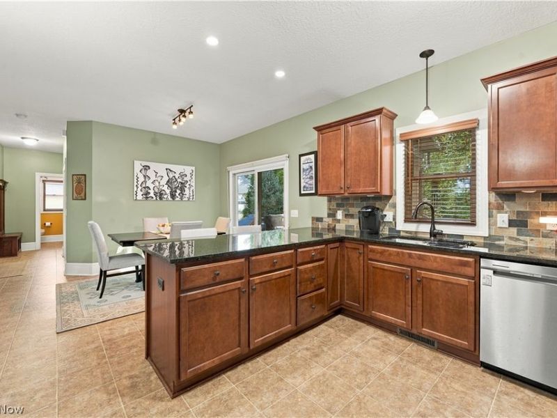 7028 Emerald Cove Avenue NW, Canal Fulton, OH 44614 Photo 9