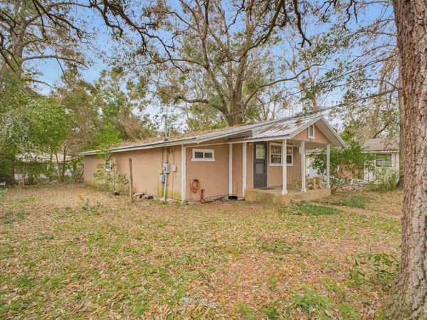 6613 Hinote St, Milton, FL 32570