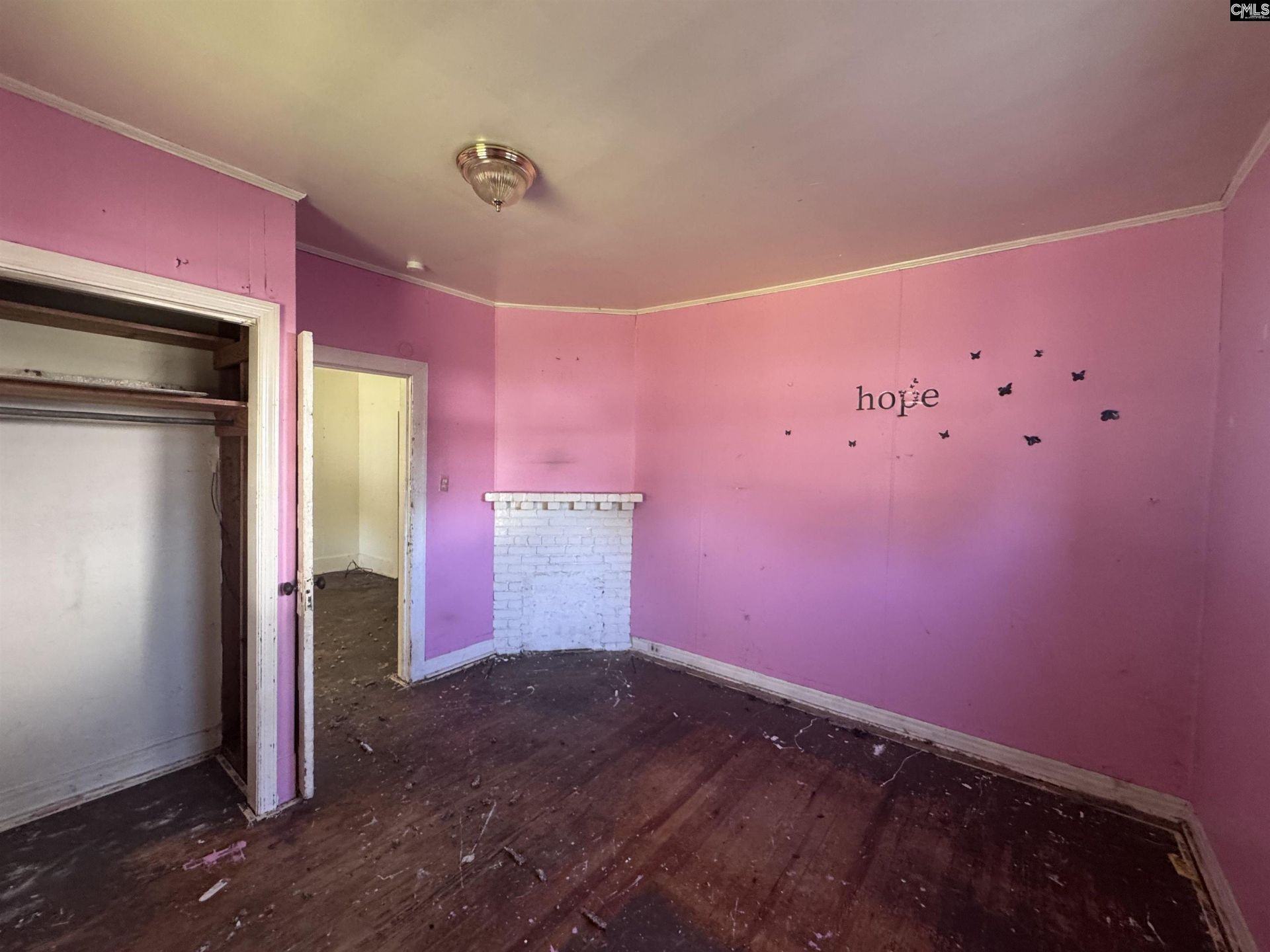 390 Holly Street  Photo 4