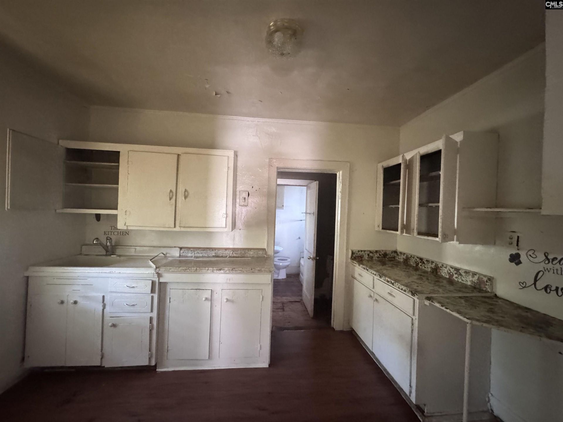 390 Holly Street  Photo 8