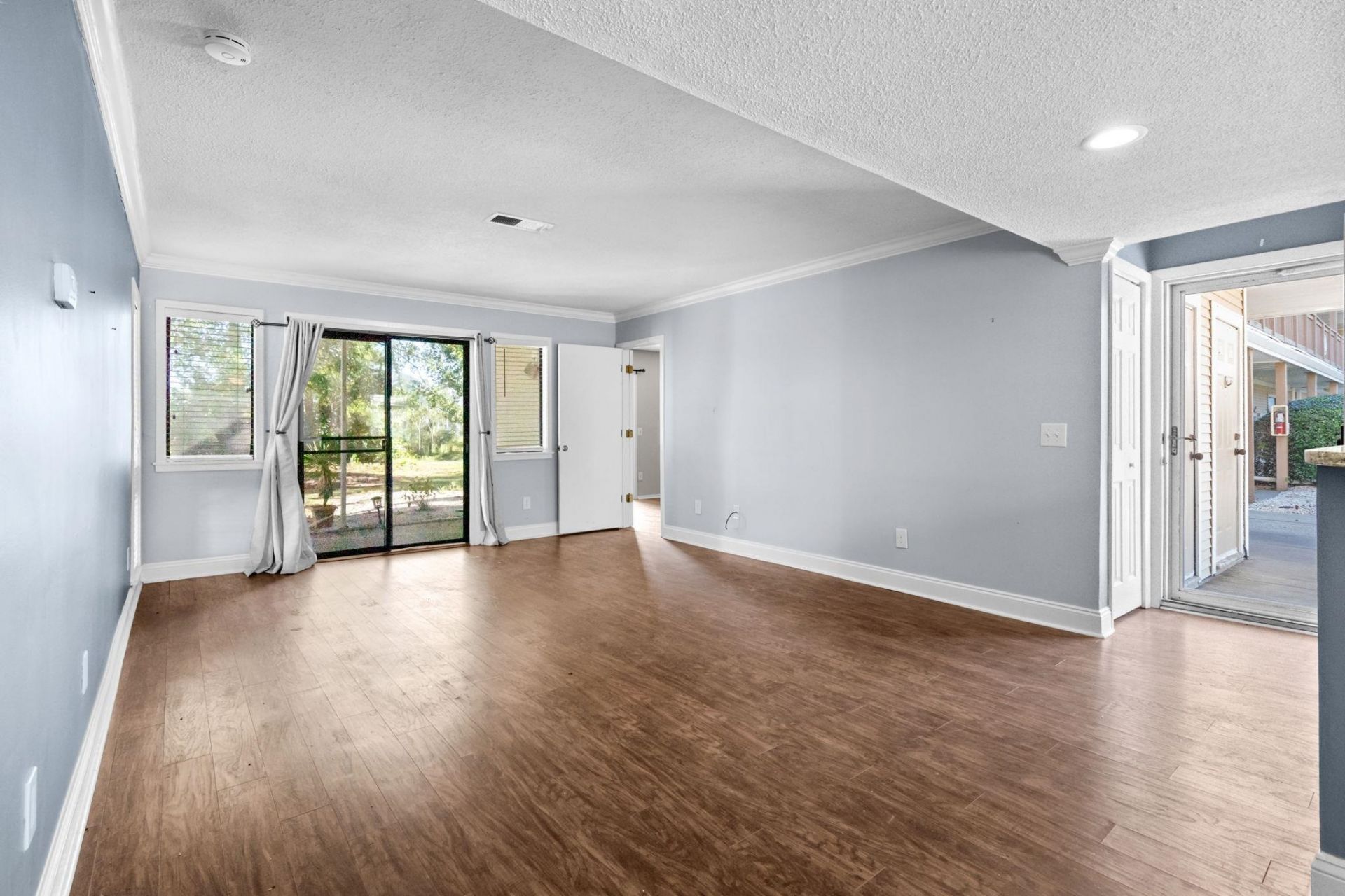 1025 Plantation Dr.  Photo 10