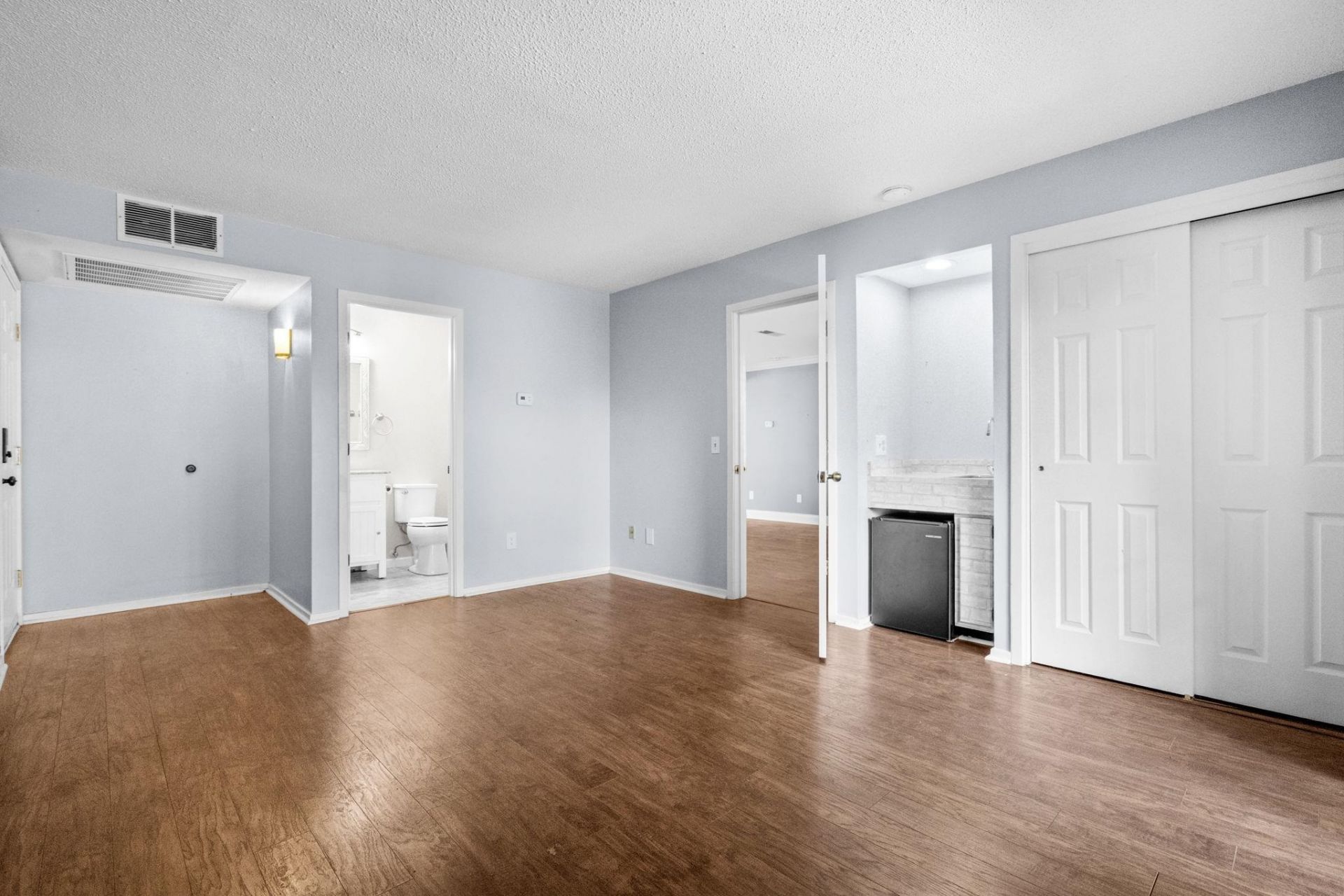 1025 Plantation Dr.  Photo 24
