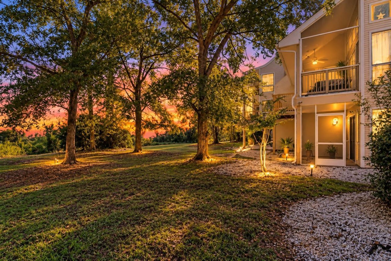 1025 Plantation Dr.  Photo 6