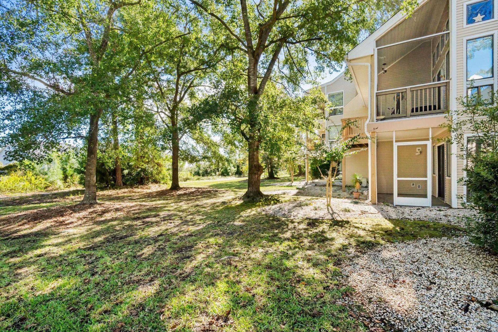 1025 Plantation Dr.  Photo 7