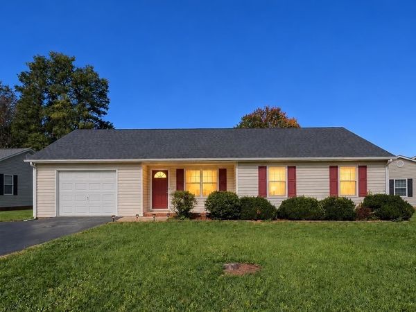 141 IRIS DR, WAYNESBORO, VA 22980
