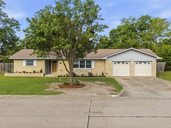809 Pershing Drive W, Ardmore, OK 73401