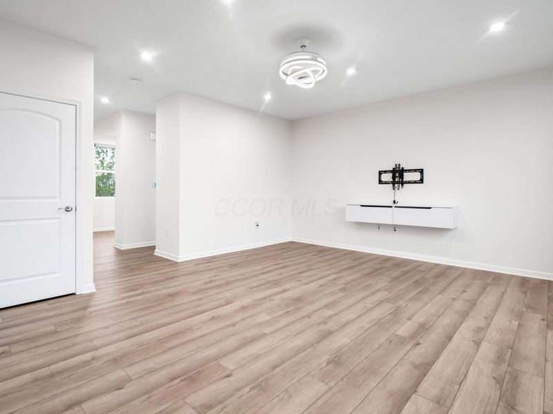1303 Theodore Drive , Lockbourne, OH 43137 Photo 5