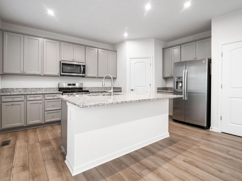 1303 Theodore Drive , Lockbourne, OH 43137 Photo 9