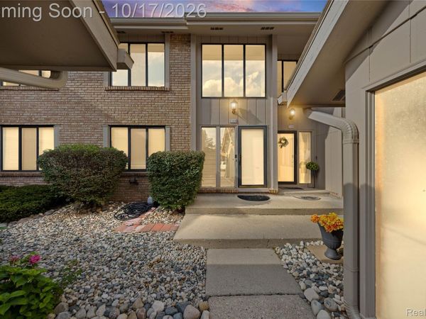7104 Pebble Park Drive, West Bloomfield Township, Mi 48322