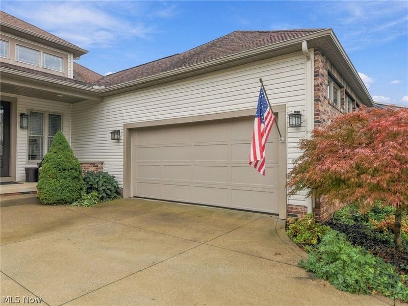 1137 Laurel Green Drive NE, North Canton, OH 44720 Photo 3