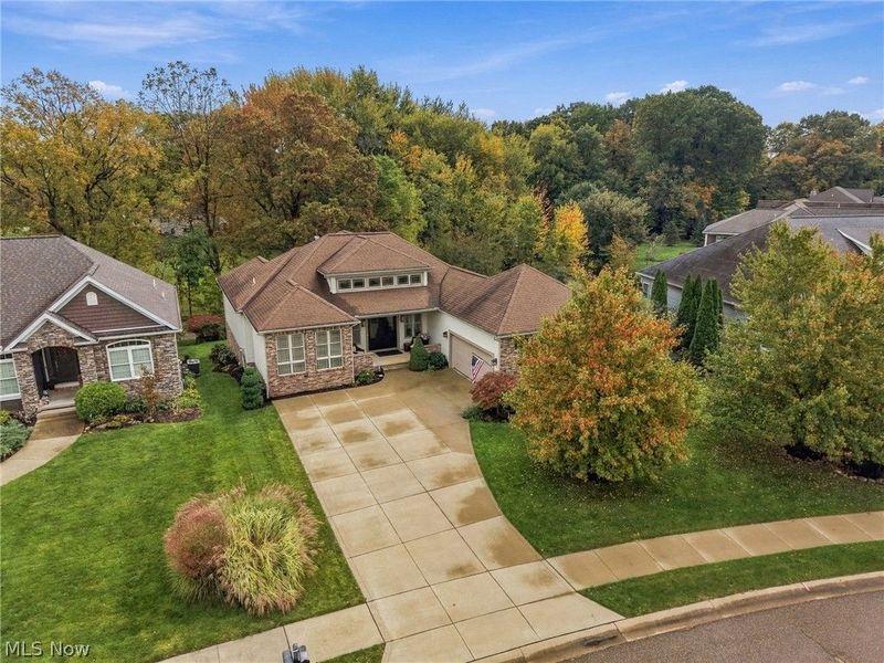1137 Laurel Green Drive NE, North Canton, OH 44720 Photo 5
