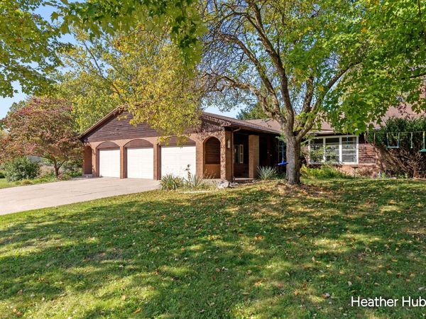 2321-2323 Saginaw Rd SE, Grand Rapids, MI 49506