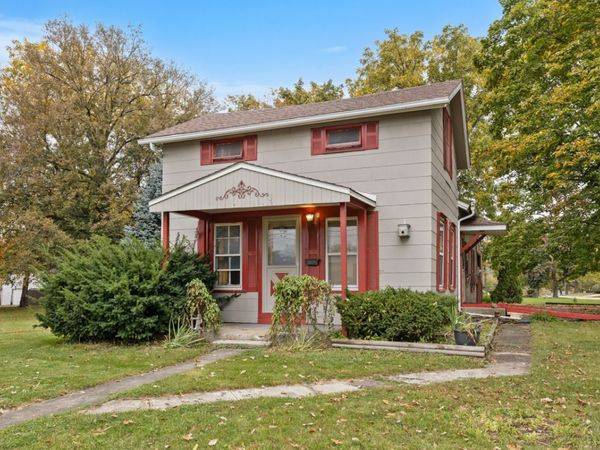 704 W Grant Highway , Marengo, IL 60152