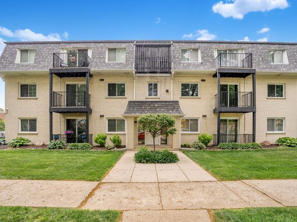 9661 S Karlov Avenue , Unit 102, Oak Lawn, IL 60453