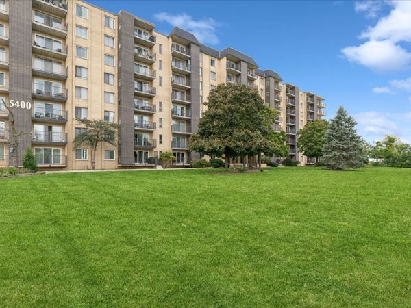 5400 Walnut Avenue , Unit 206, Downers Grove, IL 60515